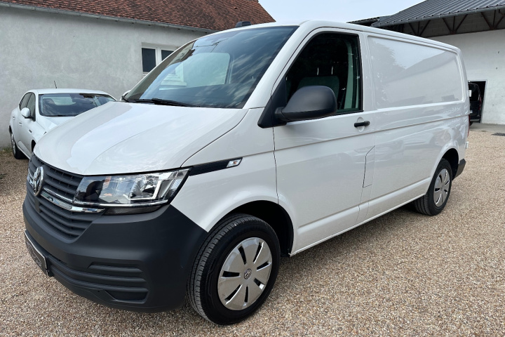 VOLKSWAGEN TRANSPORTER 6.1 VAN