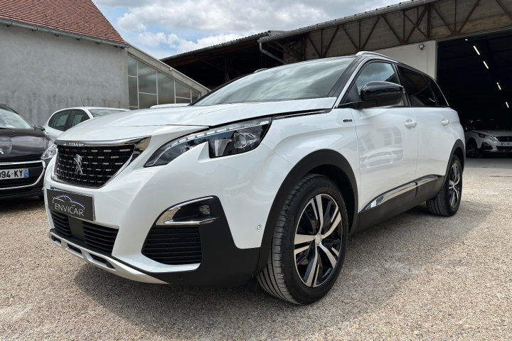 PEUGEOT 5008